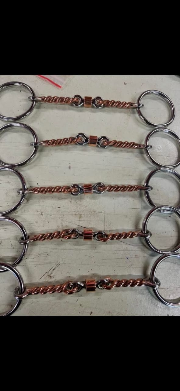 Copper-Wrapped Snaffle Bit – Professional Equestrian Riding Tack & Reins Set