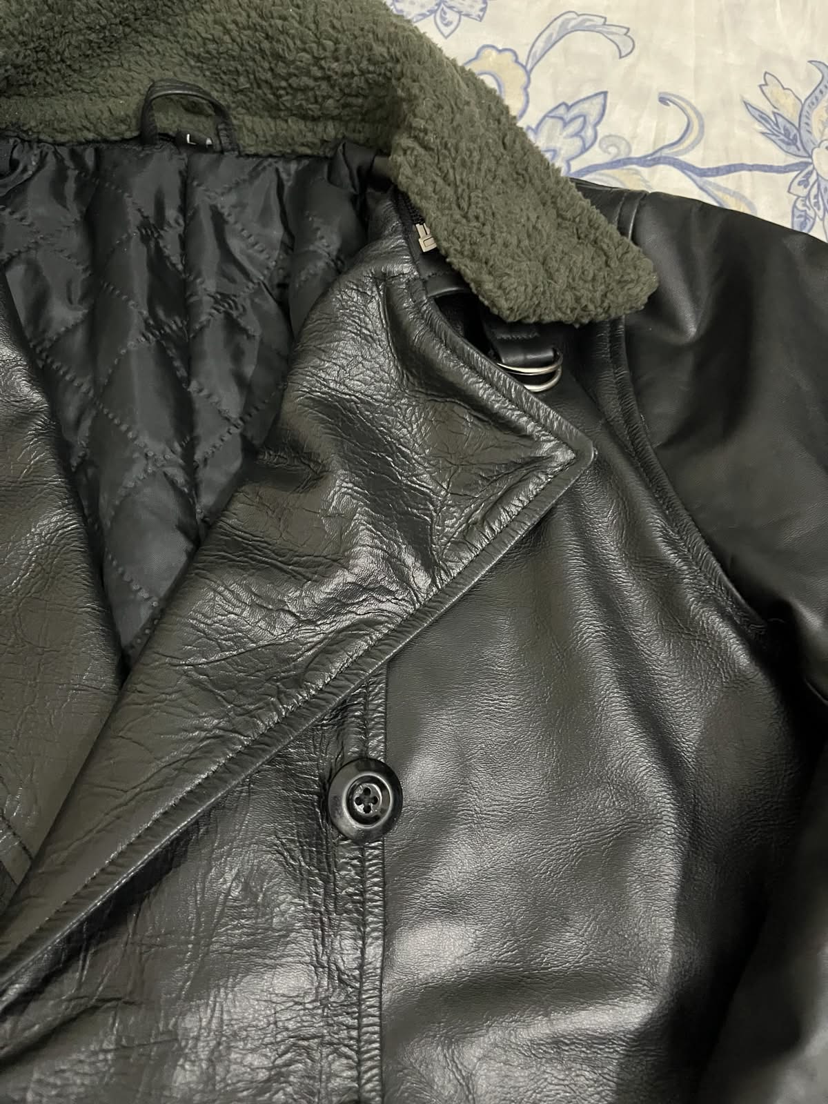 Men's Classic Black Leather Jacket with Removable Fur Collar - Winter Bomber Style