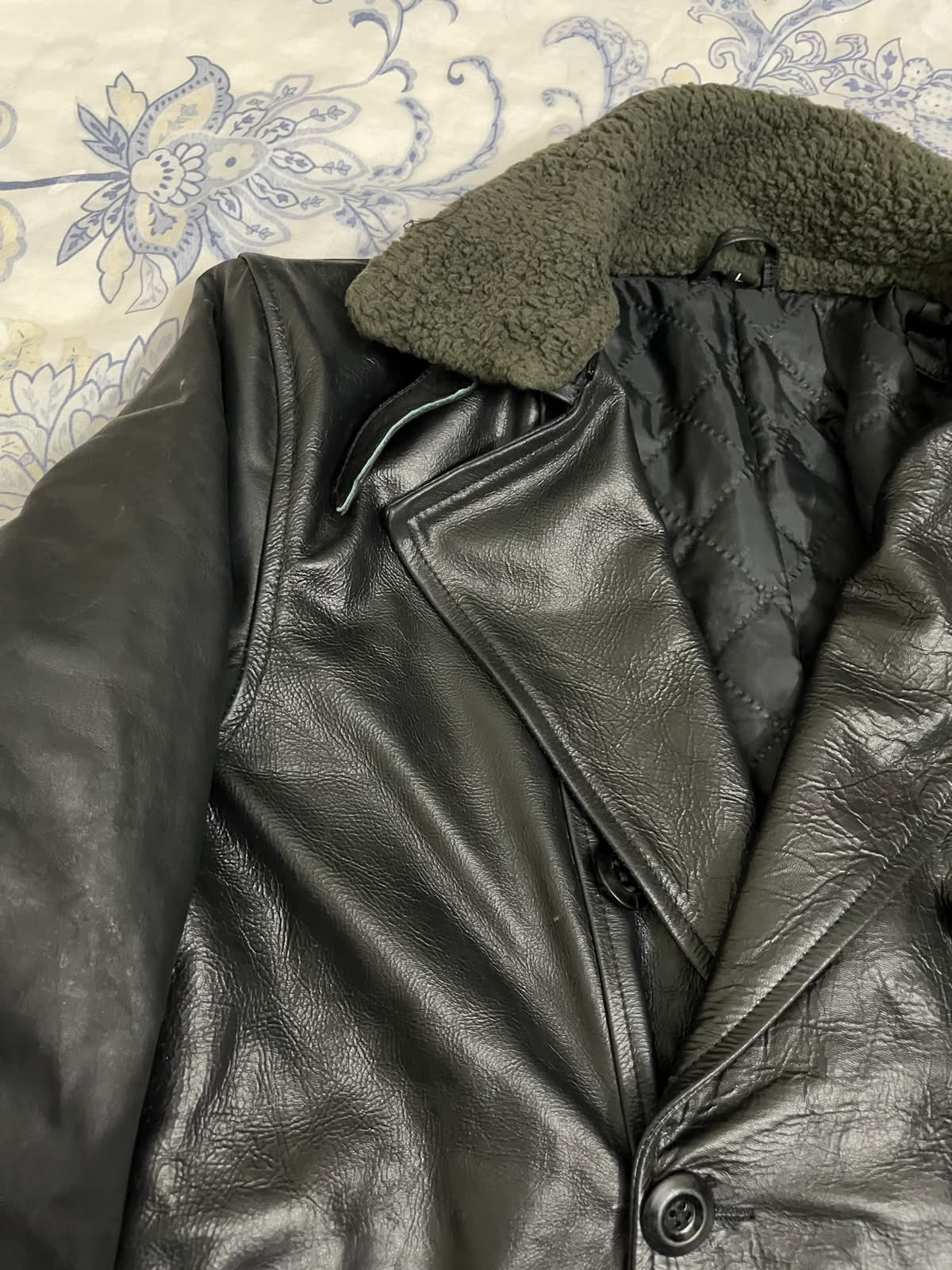 Men's Classic Black Leather Jacket with Removable Fur Collar - Winter Bomber Style